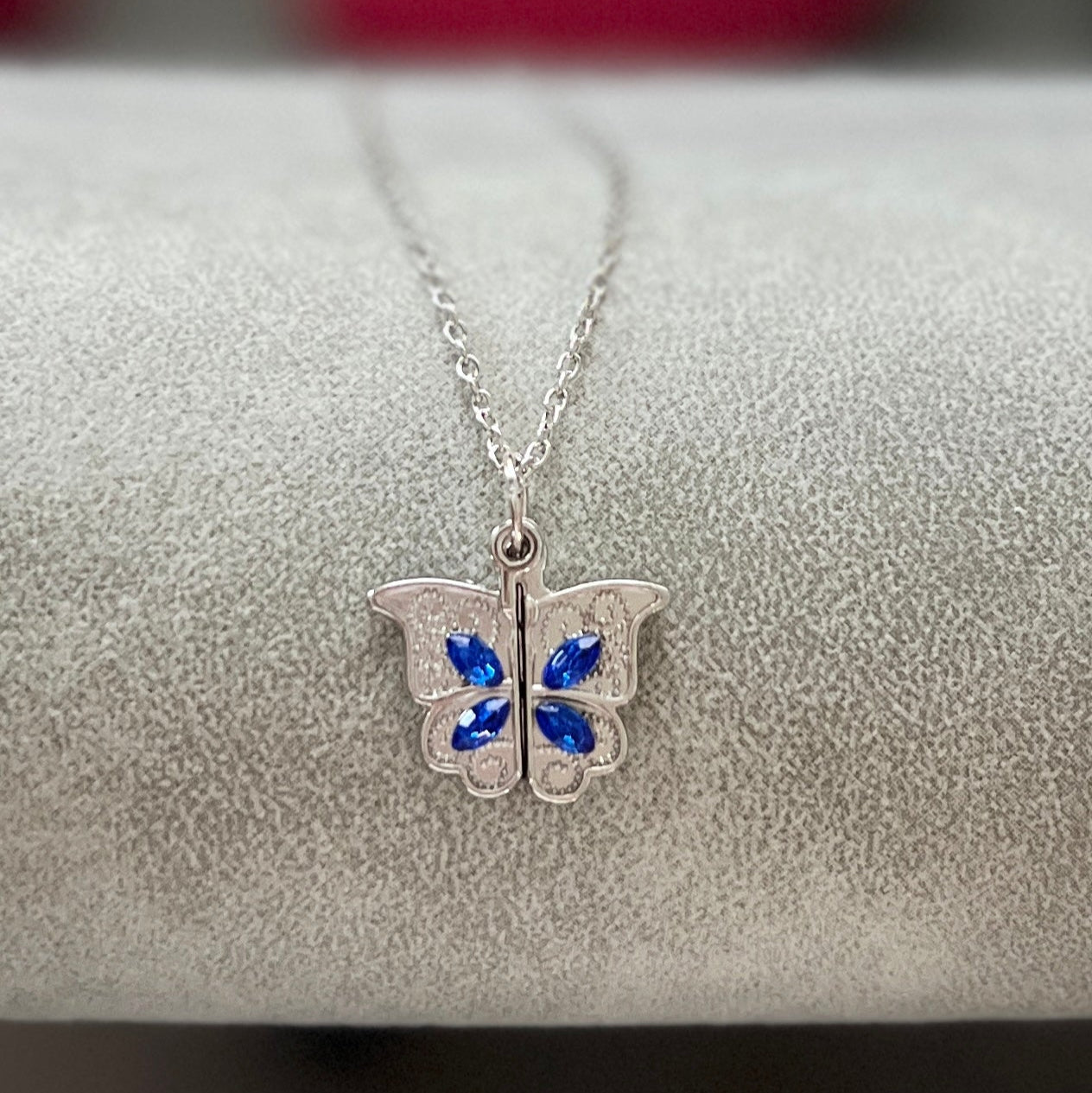 π¦β¨ Butterfly Love Pendant Necklace