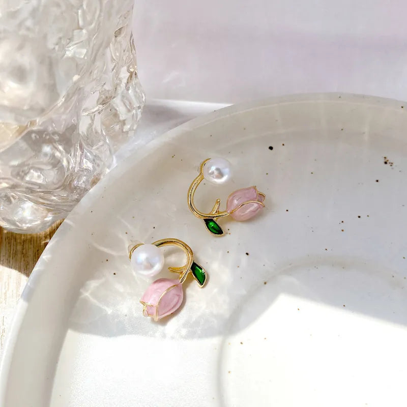 🌷✨ Blush Bloom Tulip Earrings