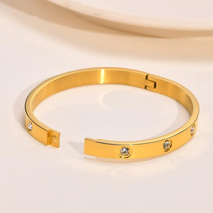 ✨ Amelie Gold Bangle ✨