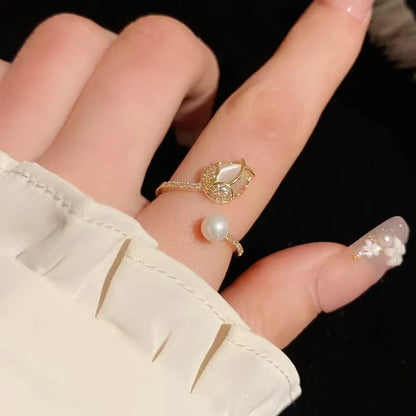 🌷✨ Tulip Bloom Pearl Ring